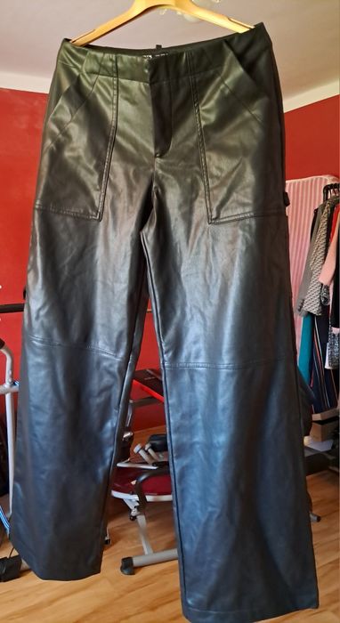 Szerokie spodnie Zara skórkowe ocieplane