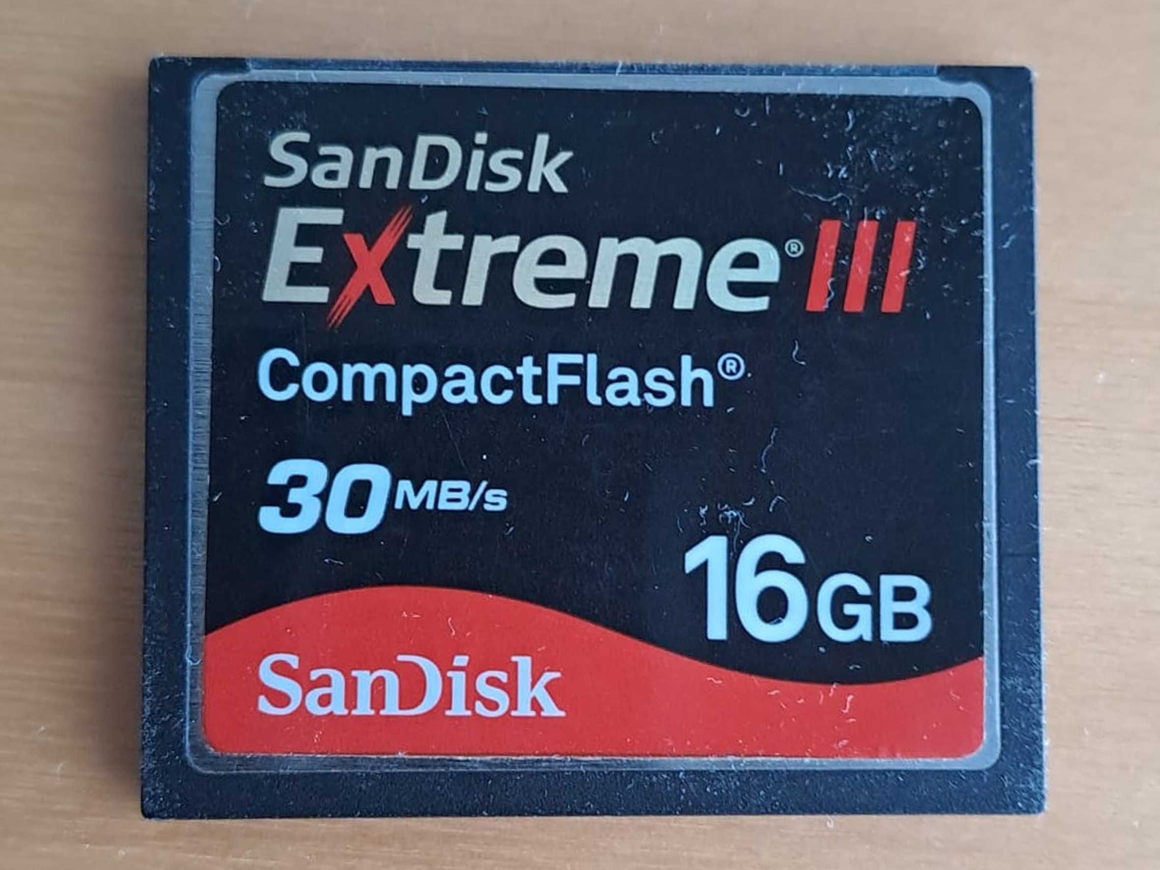 Cartões memória compact flashj