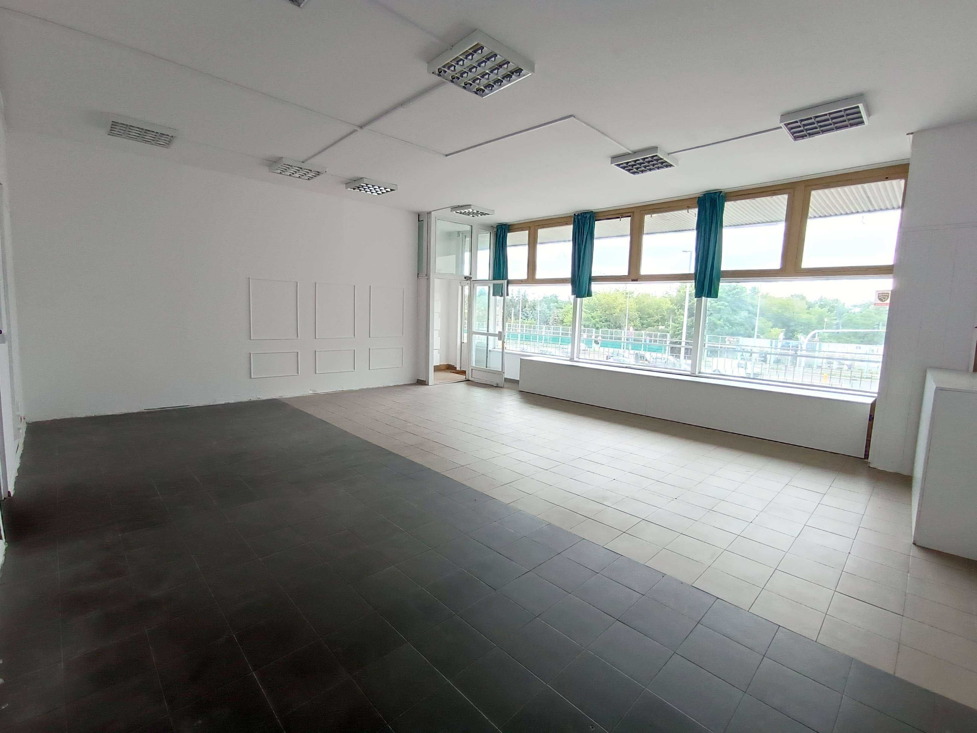 Do wynajęcia lokal 143,80 m2, 1 piętro, Legionowo ul. Zegrzyńska 15
