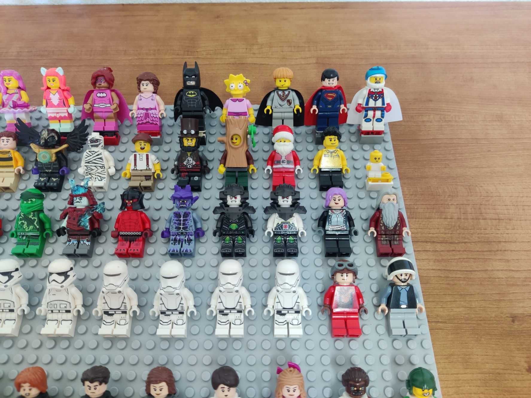 Vendo Lote Minifiguras Lego de varios temas a 2.5€ cada
