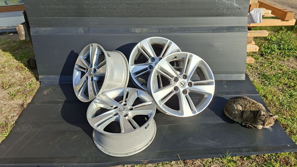 Alufelgi "17" z logo opla i czujnikami ciśnienia