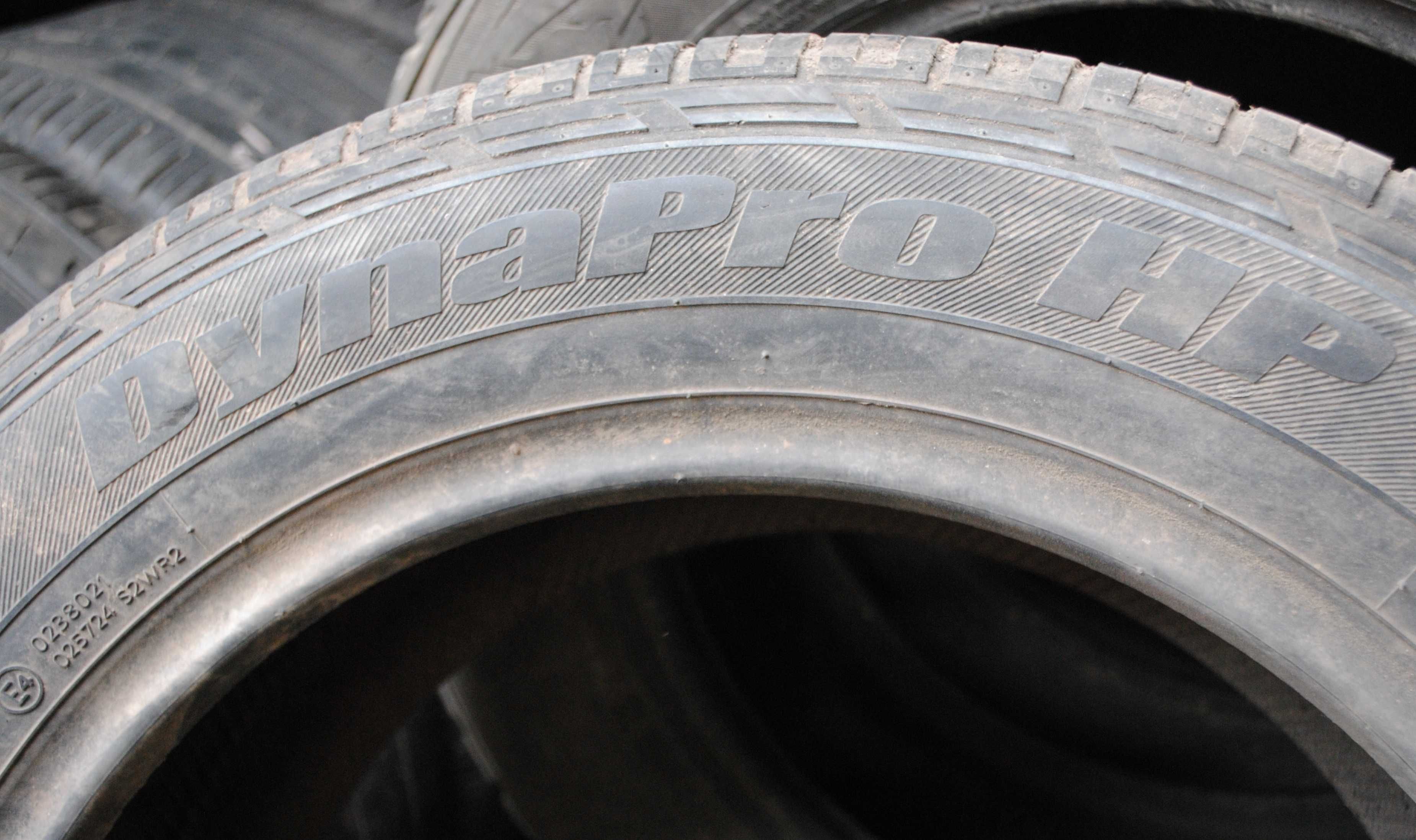 Шина літня 235/55/17 вип 3715 Hankook DynaPro HP протектор 3мм