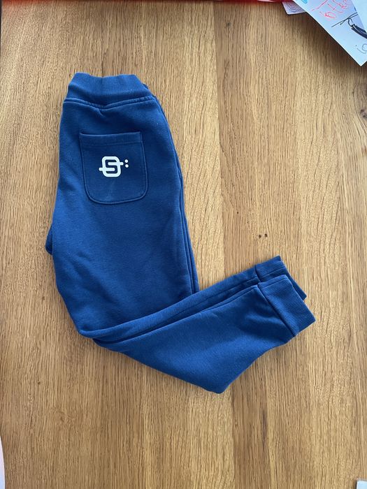 Okaidi spodnie dresowe 110 stan BDB chlopiec dziewczynka