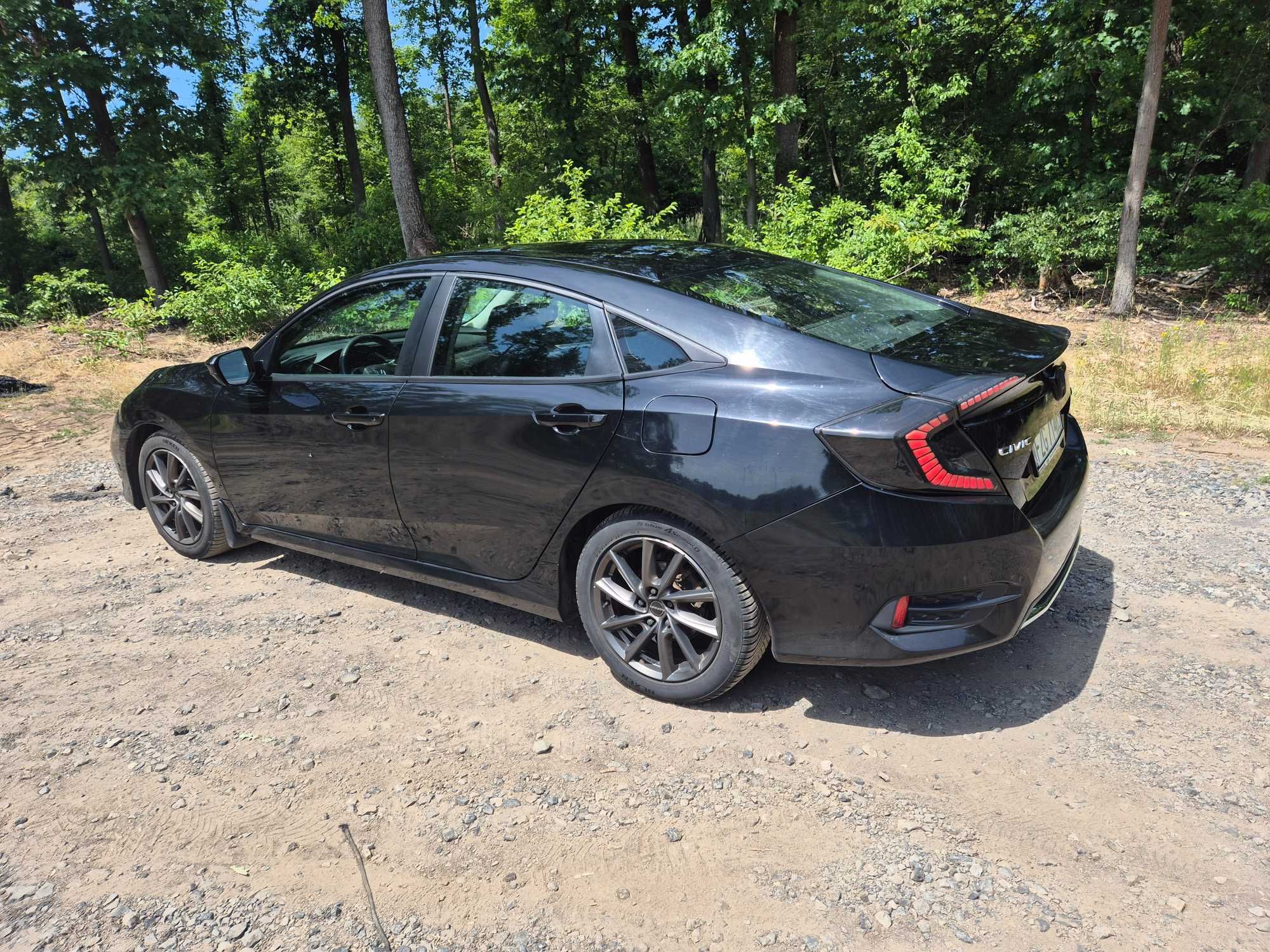 Honda Civic X 2019 LPG 2.0L I-4 DOHC 16-zaworowy i-VTEC black edition