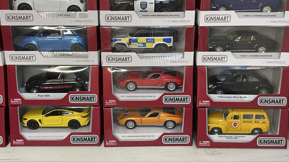 Нова kinsmart машинка іграшка авто модель дитяча колекційна дитяча