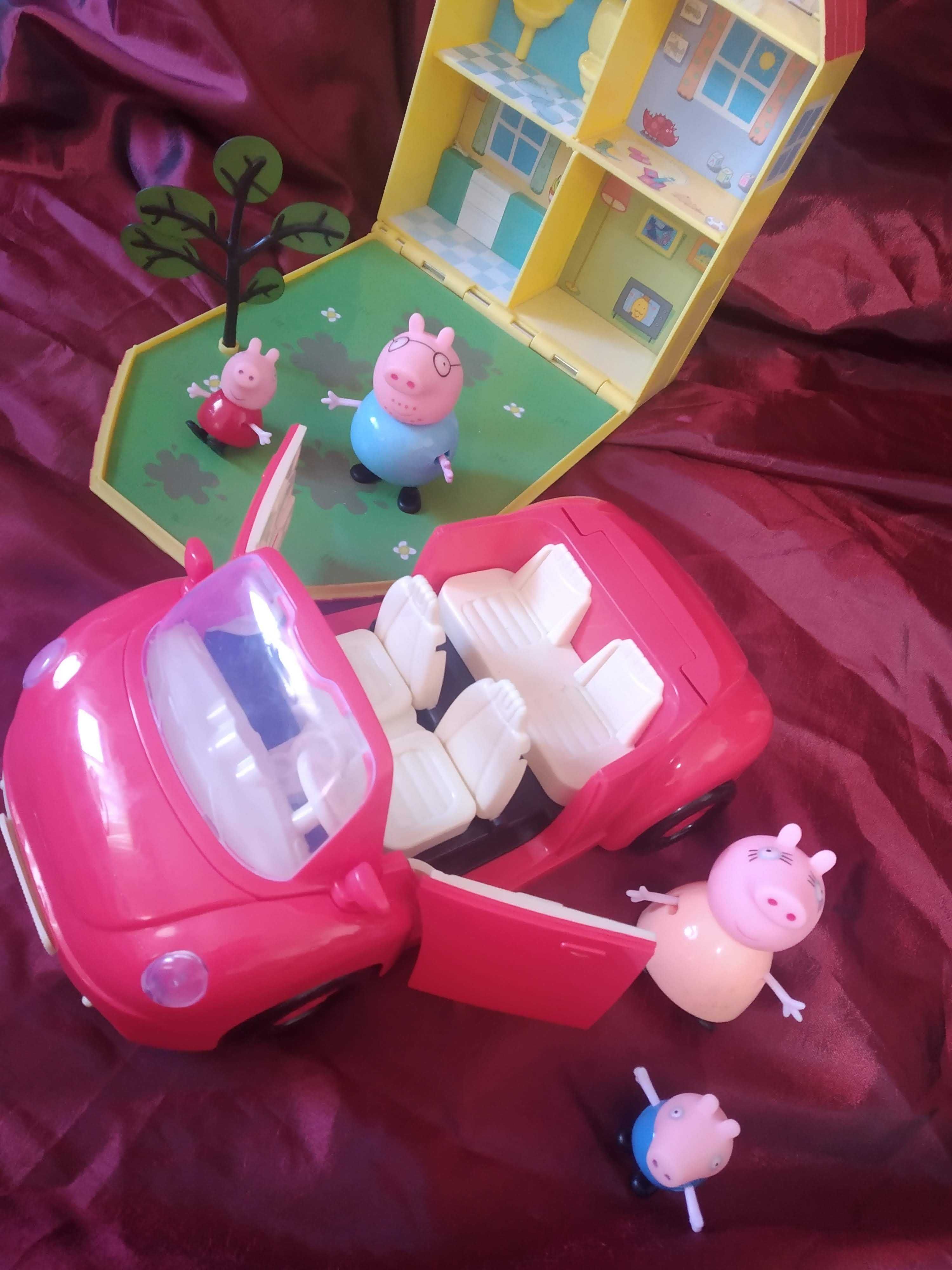 Set Divertido Carro Descapotável com mala e casa com Família Peppa Pig