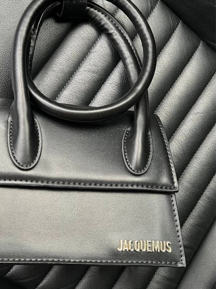 Чорна/біла жіноча сумка типу Jacquemus