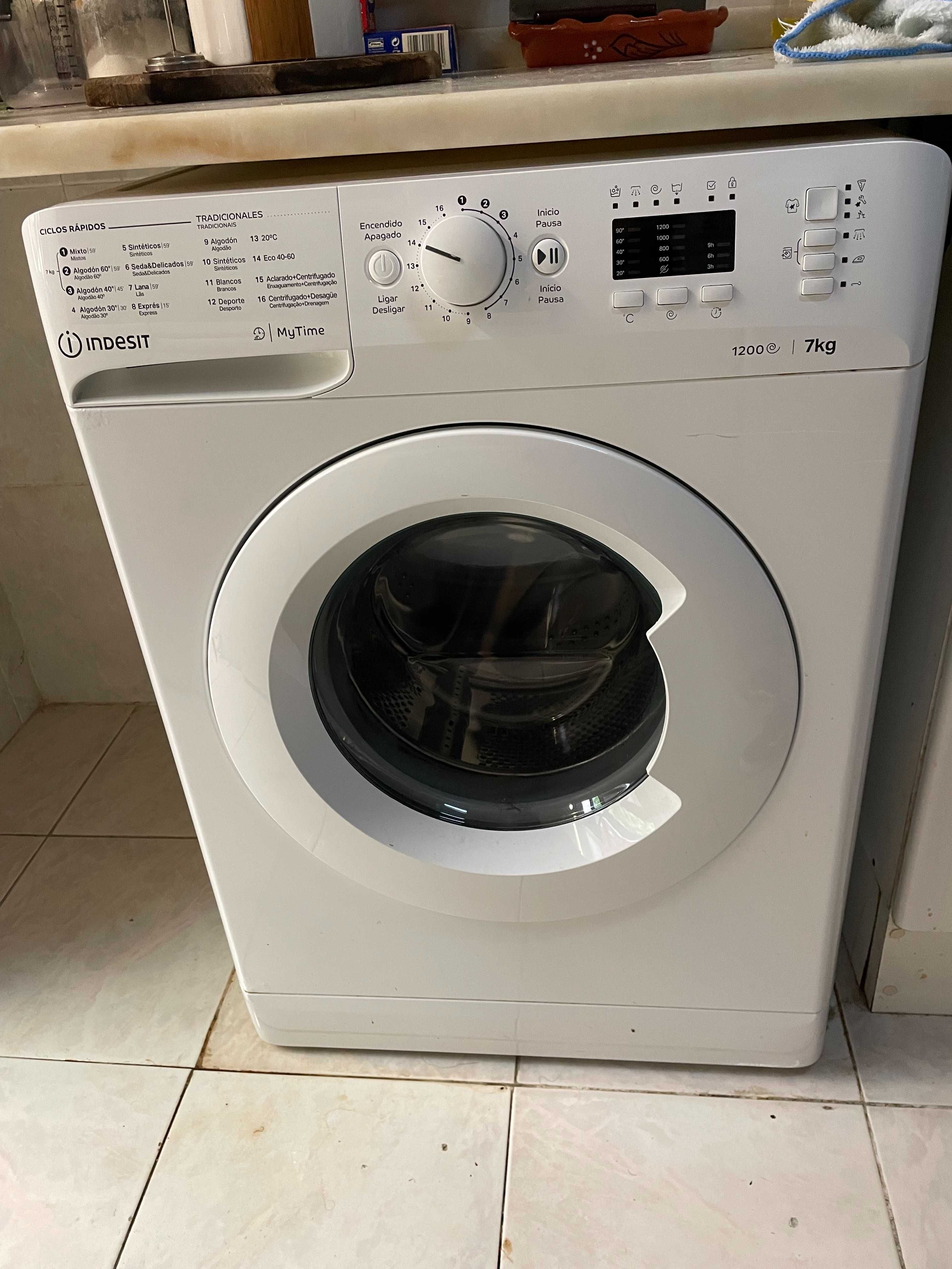 Máquina lavar Roupa Indesit 7Kg 1200rpm