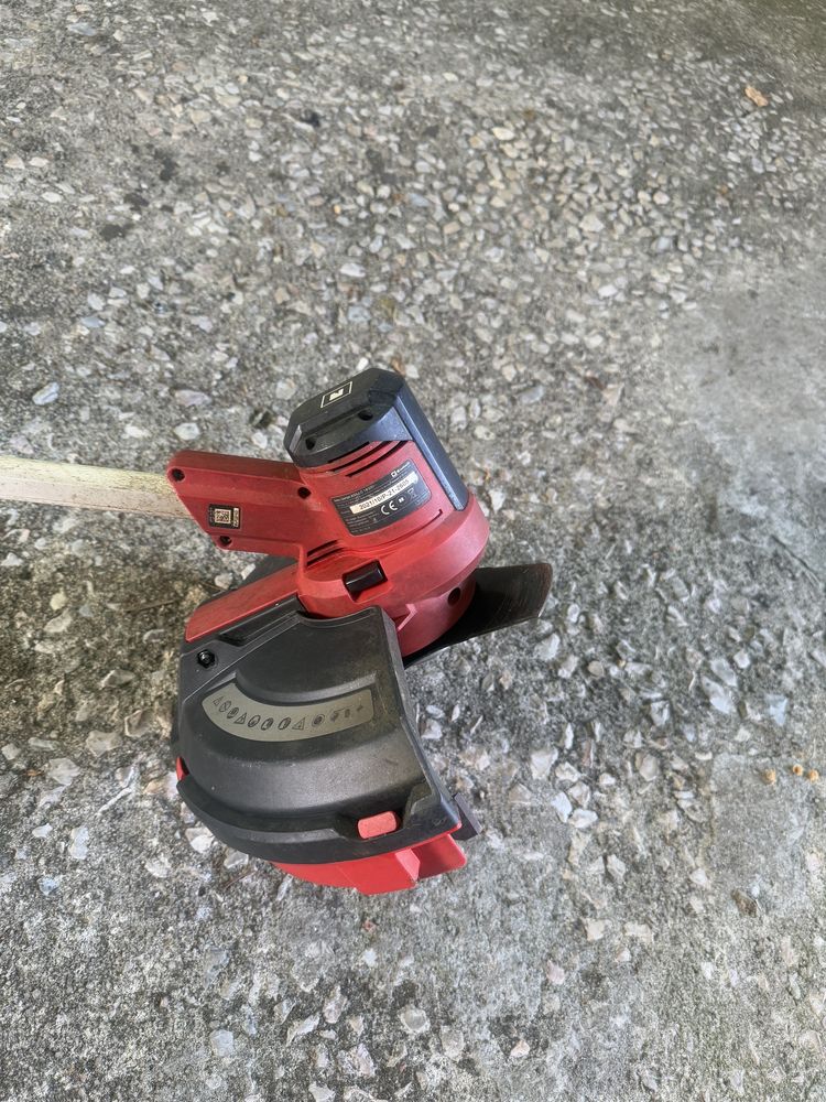 Corta ervas da Einhell a bateria