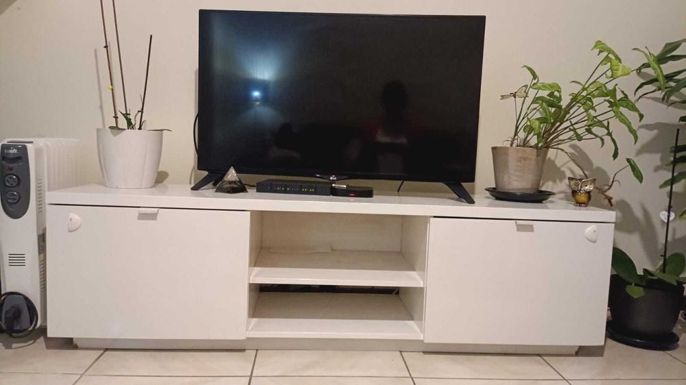 Movel de televisão IKEA