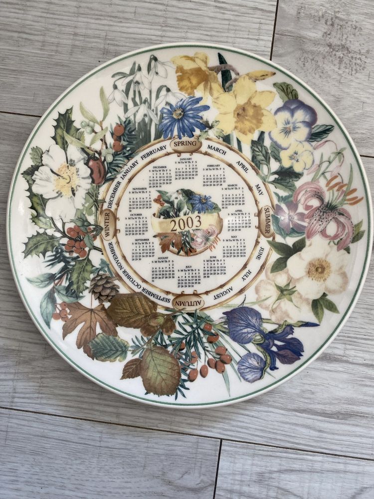 Talerz z kalendarzem Wedgwood 2003