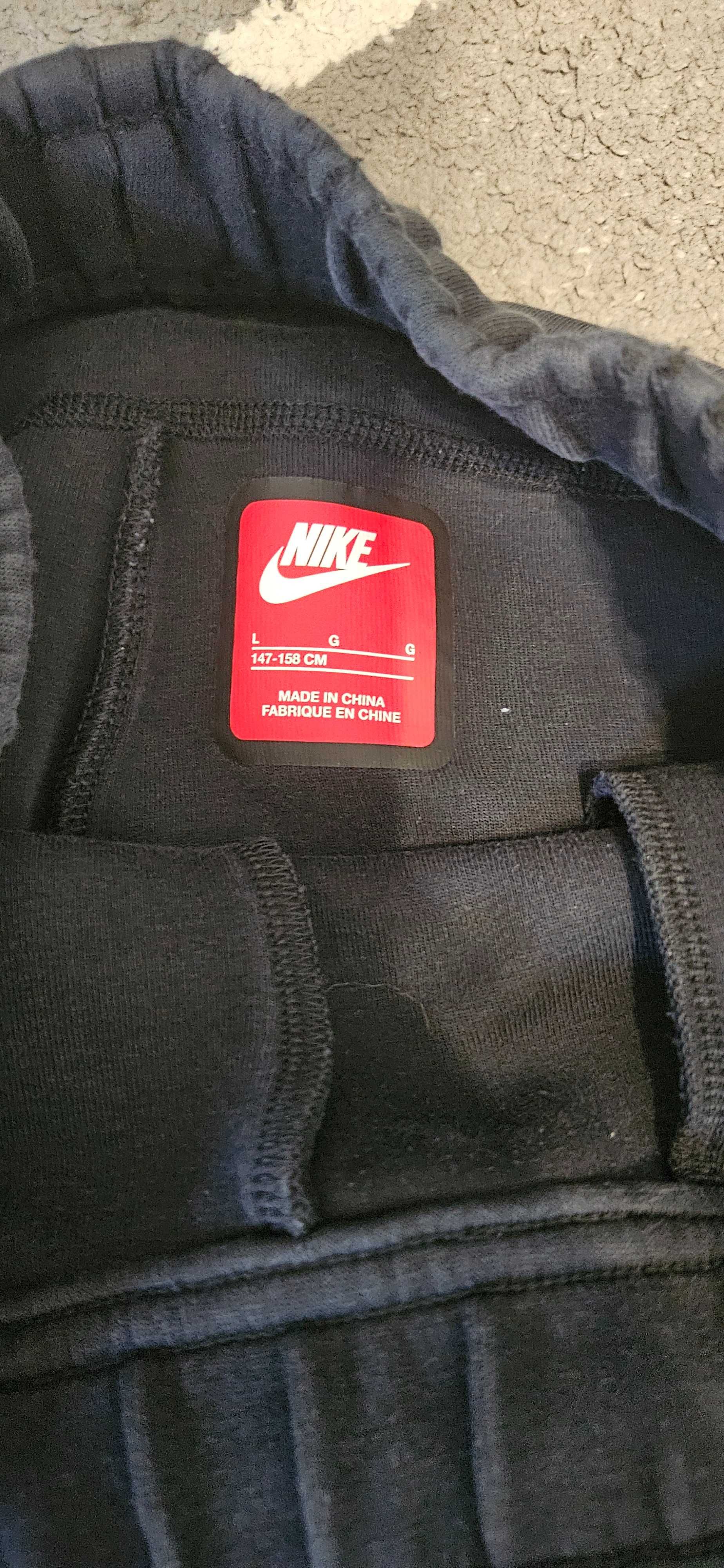 Nike - dres chłopięcy ,,tech fleece" spodnie i bluza roz. 147/158