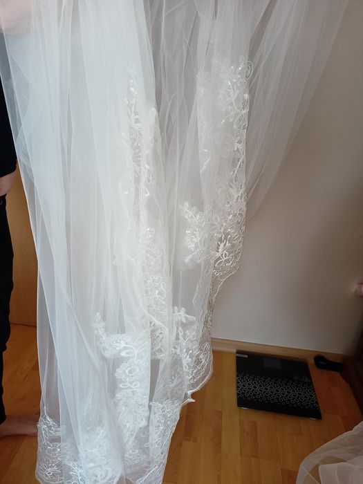 Przepiękna suknia ślubna  roz. M/176 z trenem, + welon  długi i krótki