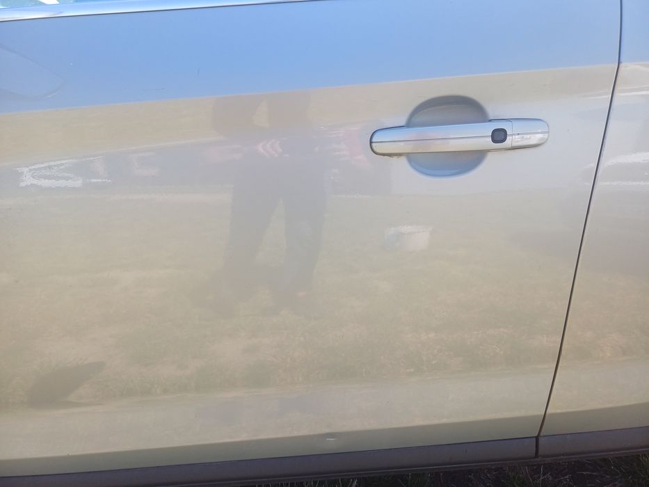 Drzwi lewy przód i tył do Forda Kuga MK 1 kolor P8