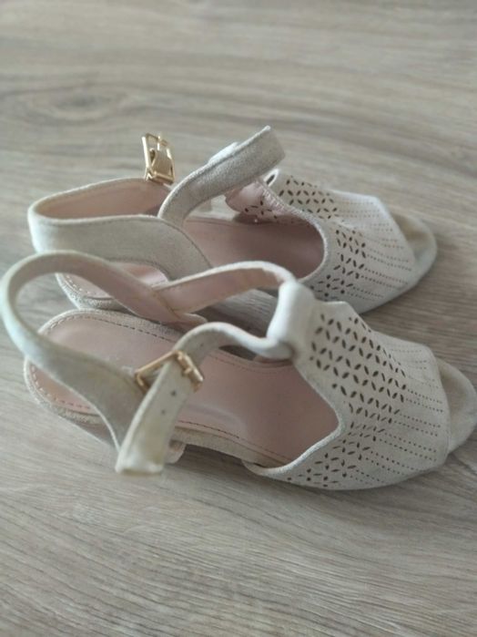 Жіночі босоніжки 36 розмір