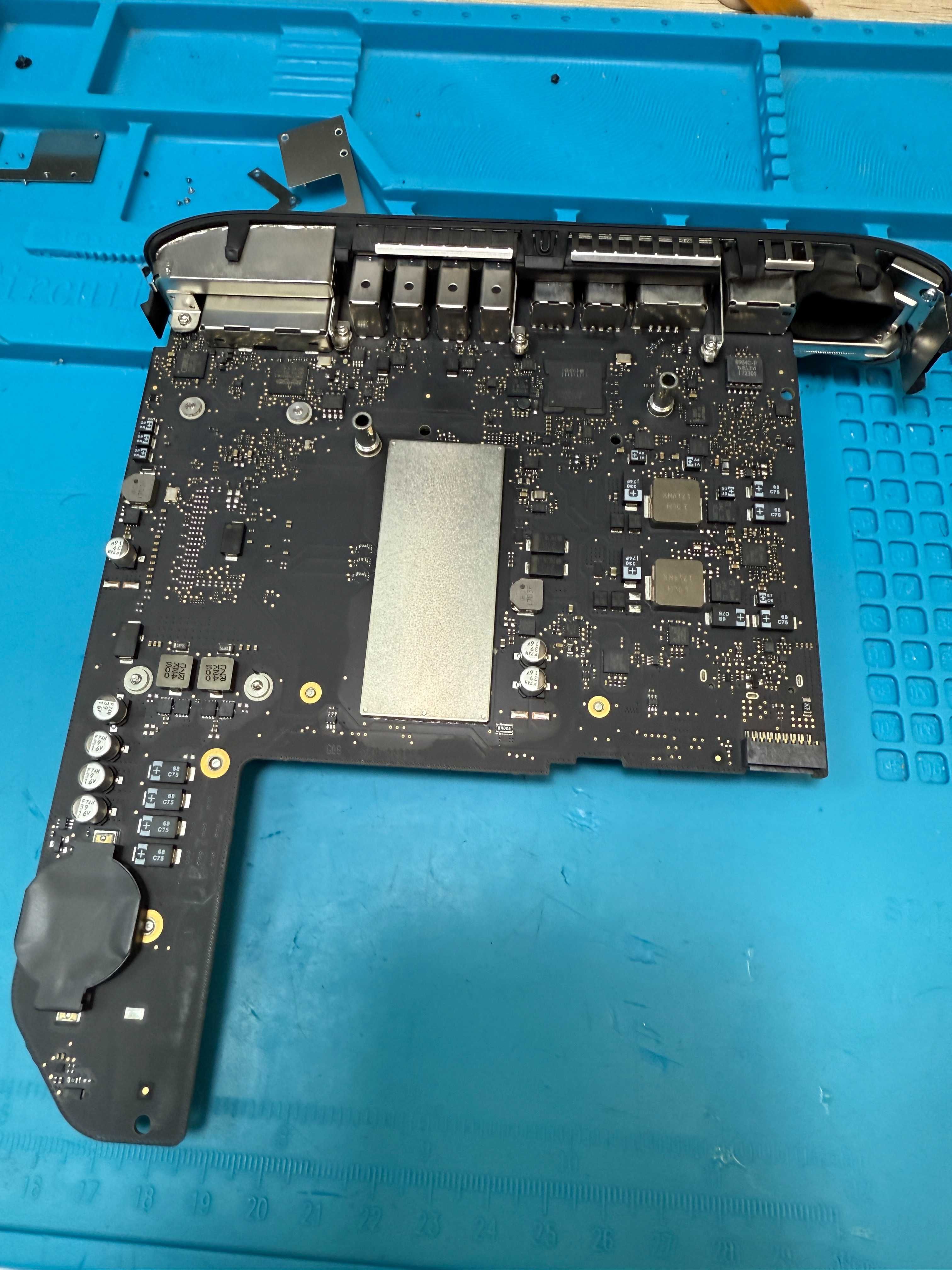 неттоп Apple Mac mini i5/4 RAM/1TB Fusion/ (MGEM2) 2014