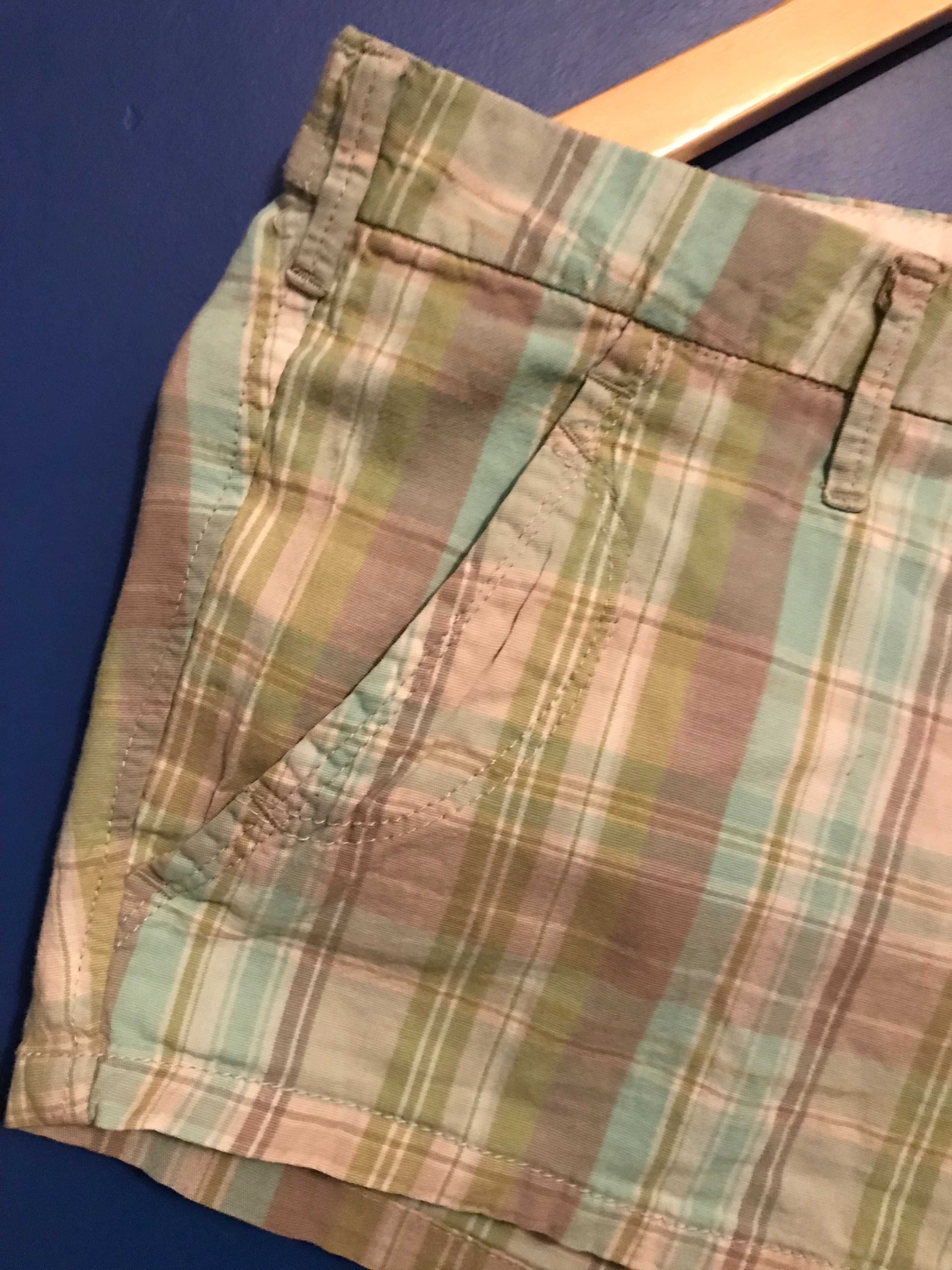 Krótkie spodenki w kratkę - Butik