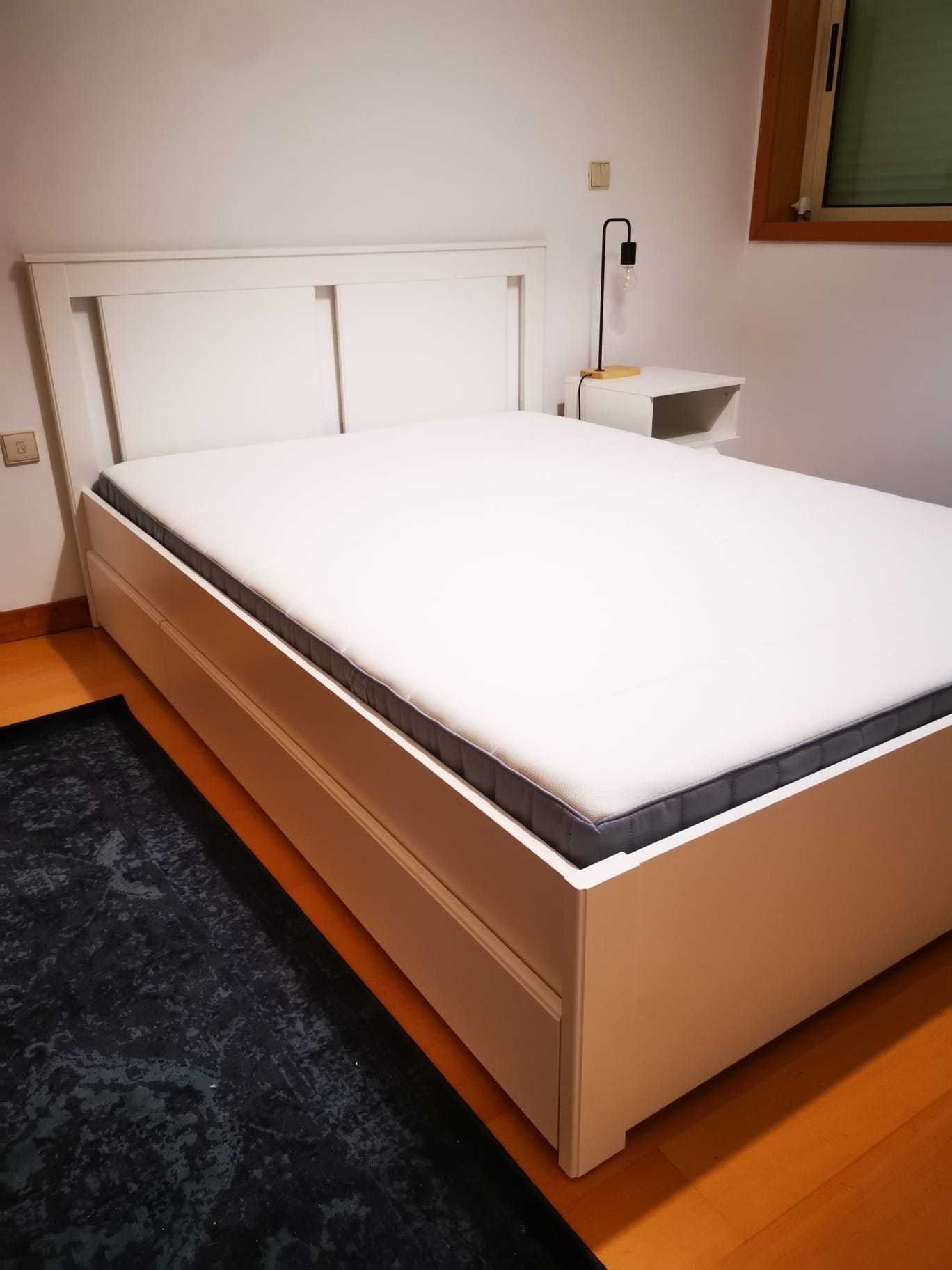 Estrutura de cama com gaveta Songesand