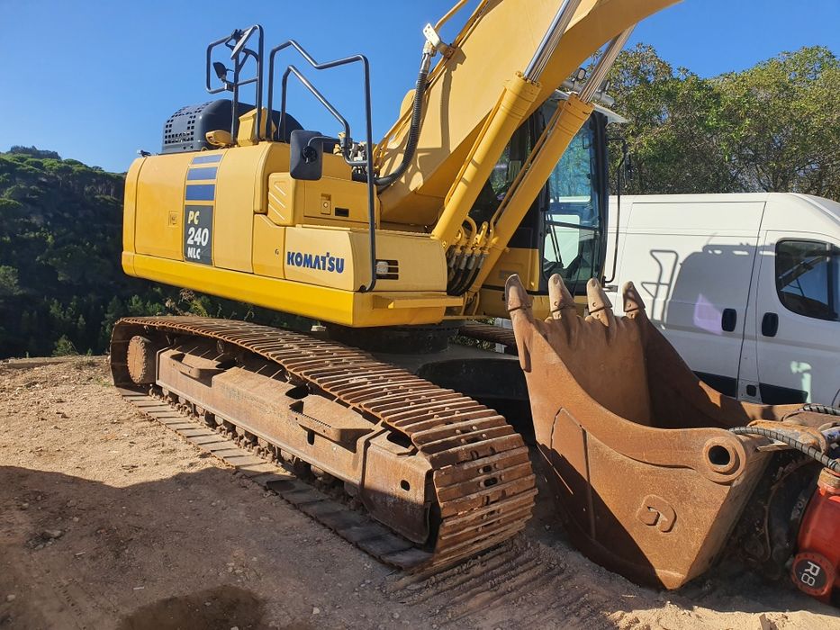 Komatsu PC-240 NLC 11