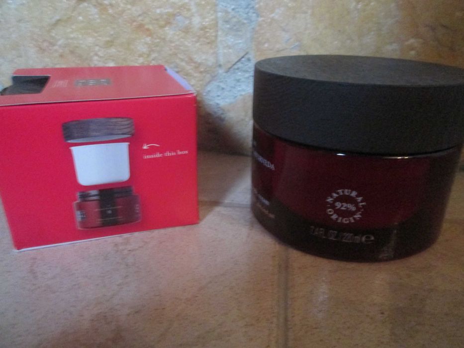 Creme + Recarga da marca Ritual Cosmetics - NOVO