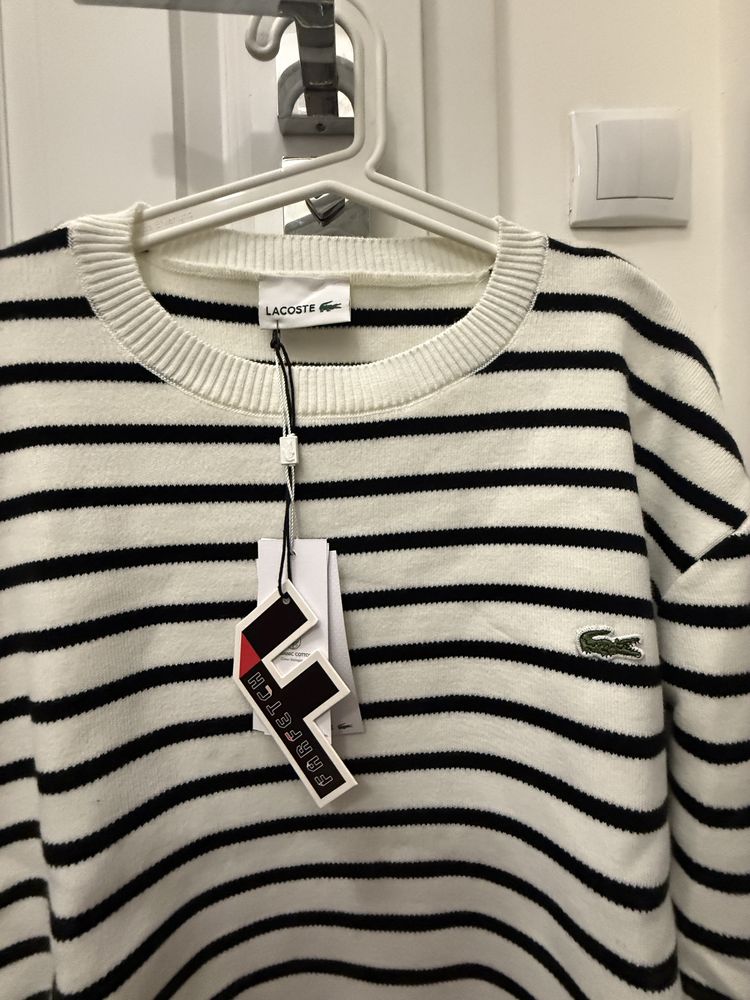 Bialy sweterek sweter w czarne paski Lacoste męski oversize