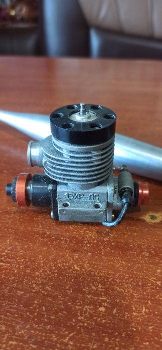 Микродвигатель внутреннего сгорания калильного зажигания