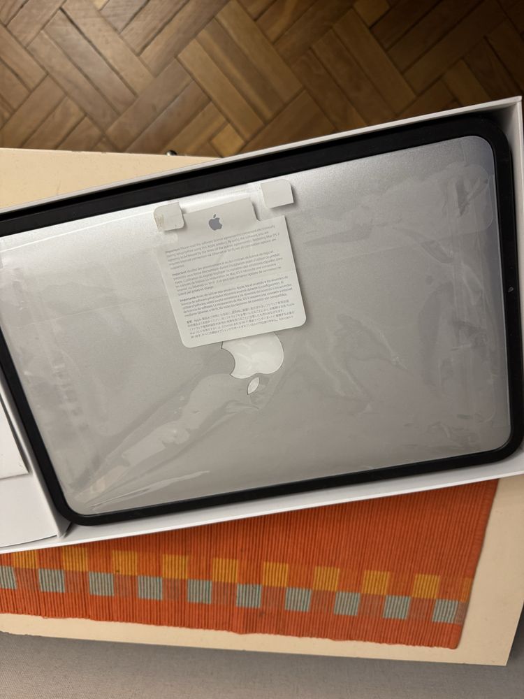Makbook air 11’ mid 2011