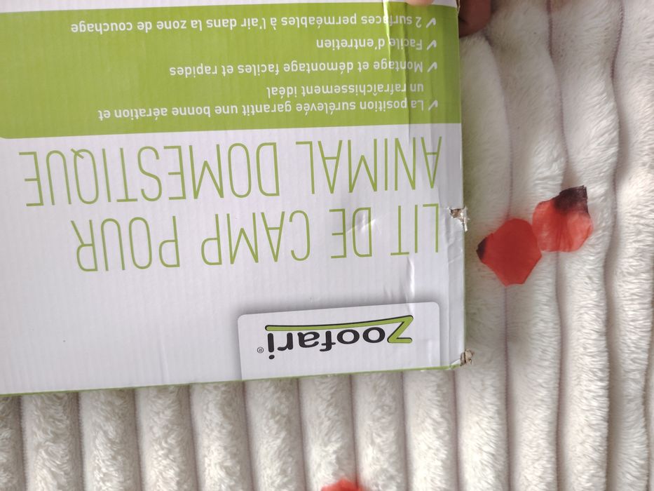 podwyższone legowisko dla zwierząt domowych marki Zoofarii