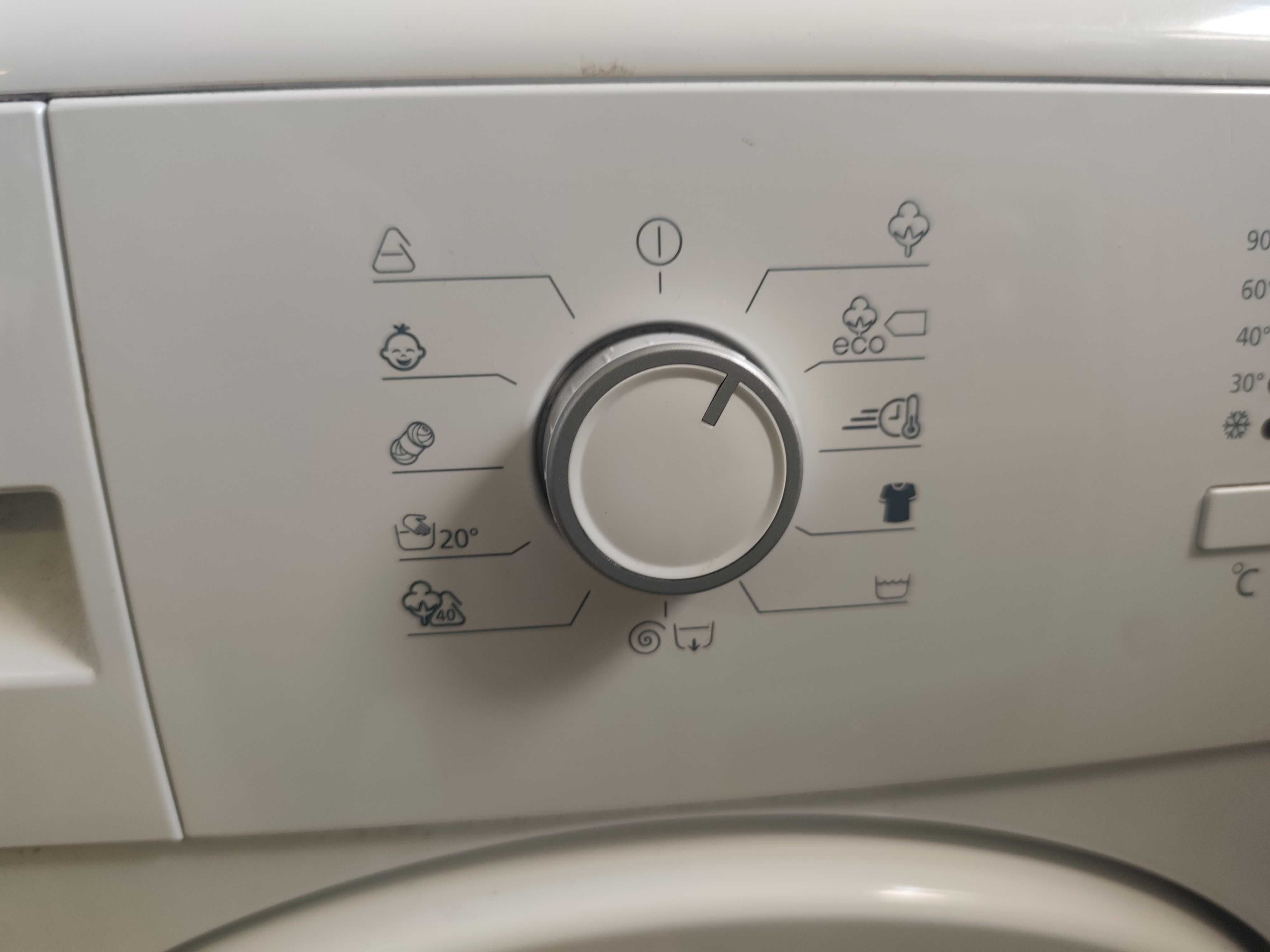 Máquina de lavar roupa 6kg