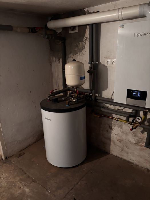 Piec gazowy Vaillant EcoTEC Plus + zasobnik. 3 letni.