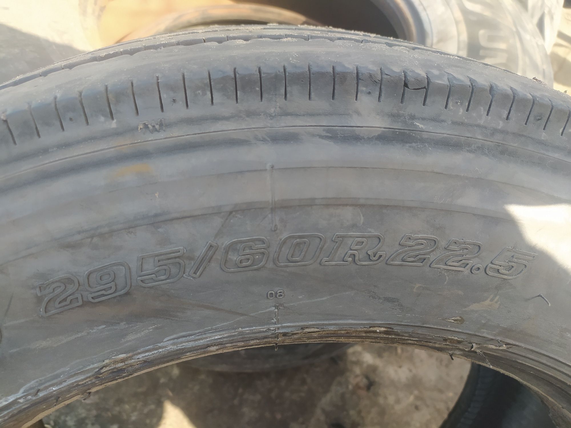 Рульова шина 295/60 R22.5