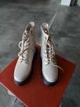 Botas Sra. Bege N: 37
