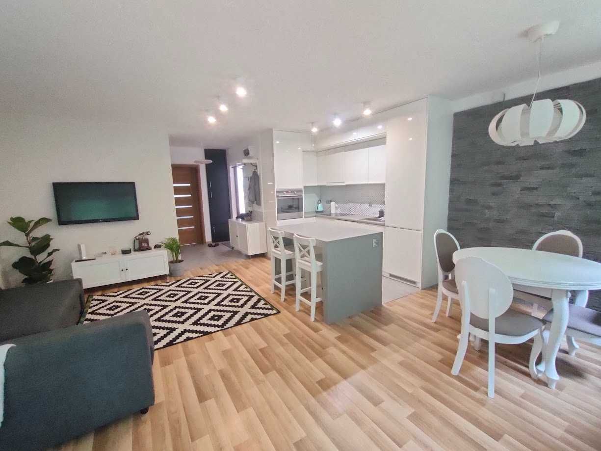 Mieszkanie Klecina balkon, Krzycka /Flat Krzyki Bielany Amercian Schoo