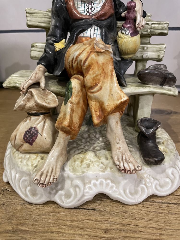 Figurka porcelanowa CAPODIMONTE o wys 28 cm