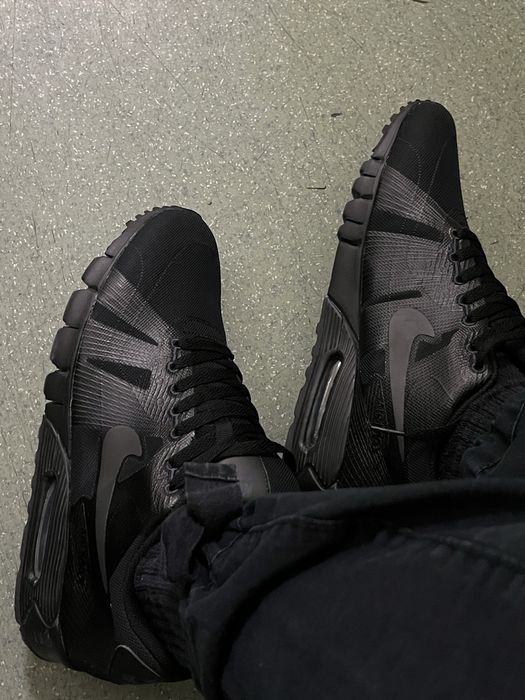 Nike Air Max 90 Current Flywire – Triple Black drill