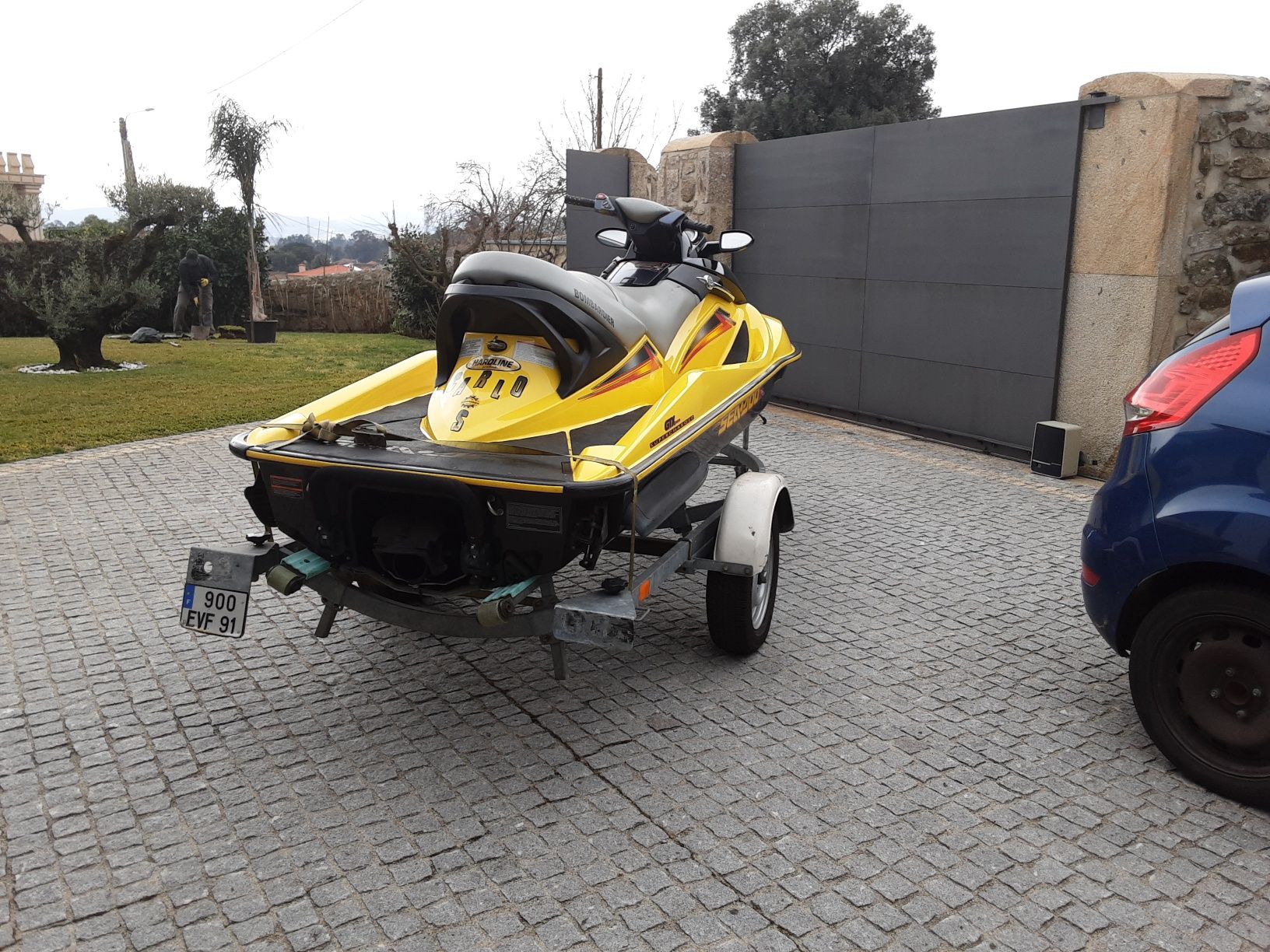 Vende mota dague bombardier