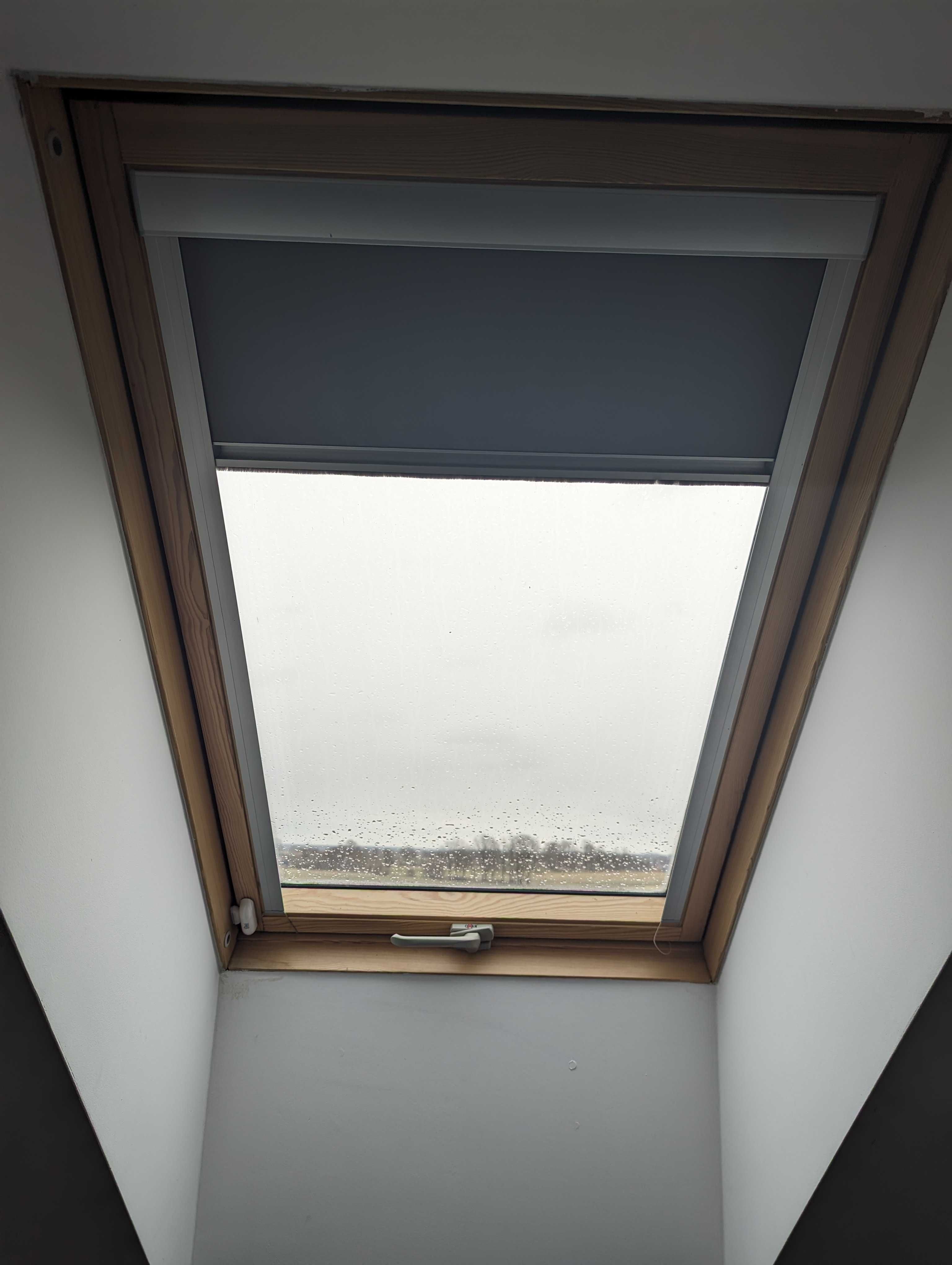 Okno dachowe z roletą wewnętrzną 78x118 - Dostępnych 7 sztuk