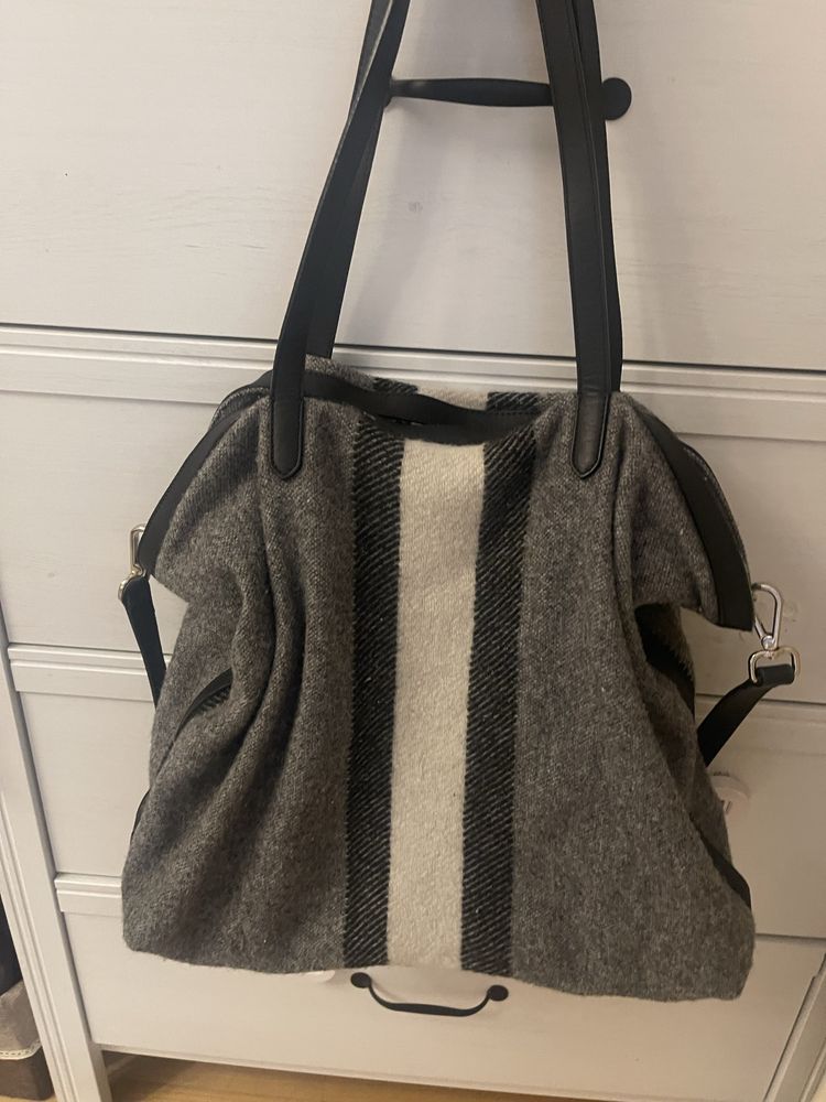Сумка шопер Massimo Dutti 1500 грн. Куплена в Італіі. Як нова .