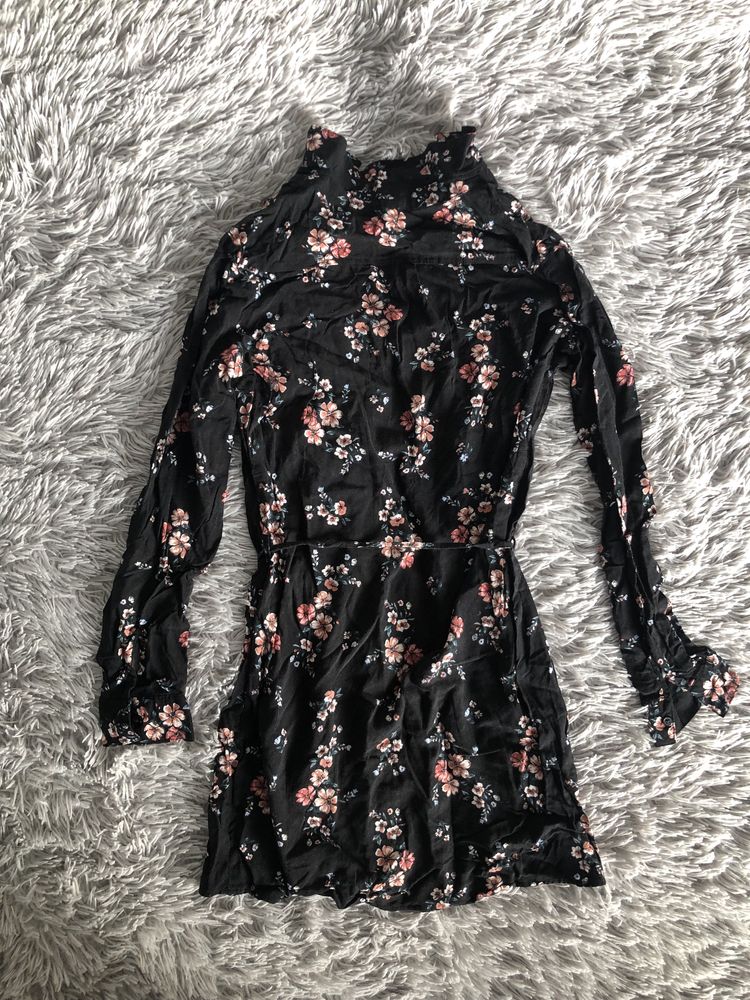 Letnia sukienka w kwiaty H&M