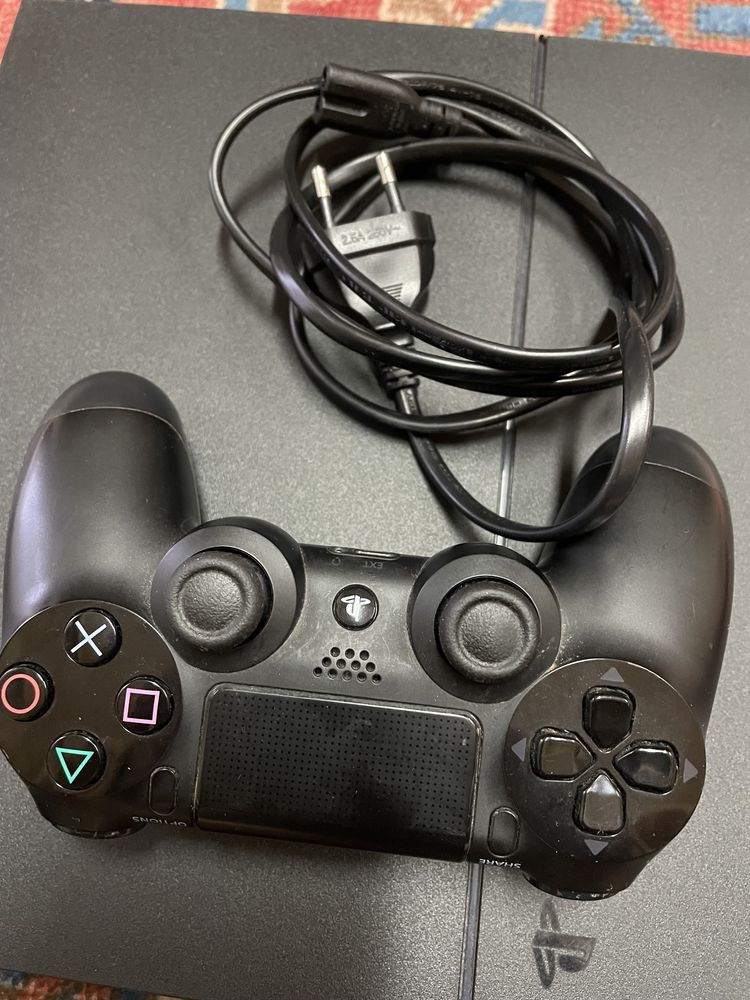 PlayStation 4 preta em muito bom estado