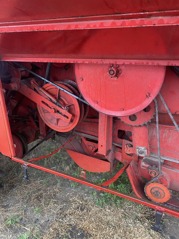 Комбайн Massey Ferguson 307