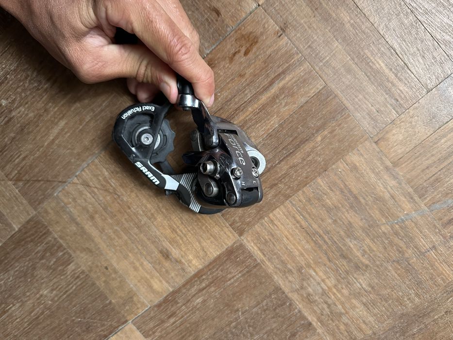 Desviador traseiro + manete direita SRAM Force 10v