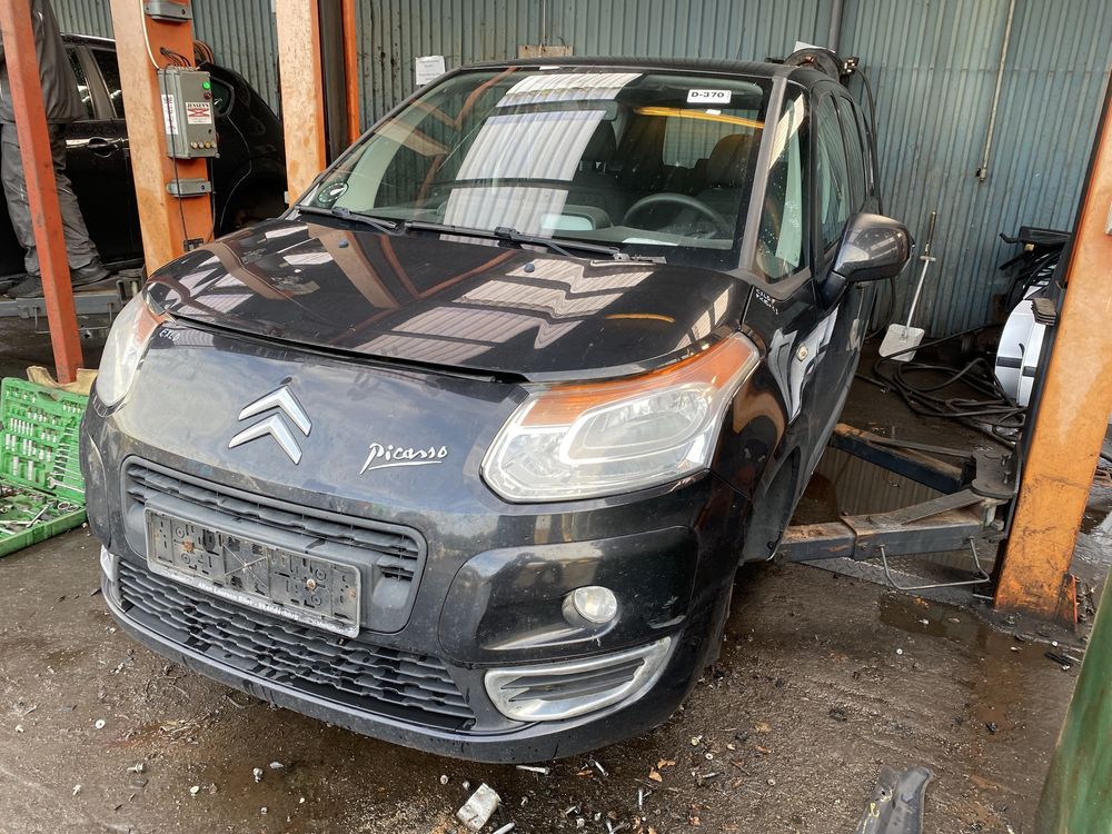 Бампер Ситроен Пікассо С3 Citroen Picasso C3 2008-2012