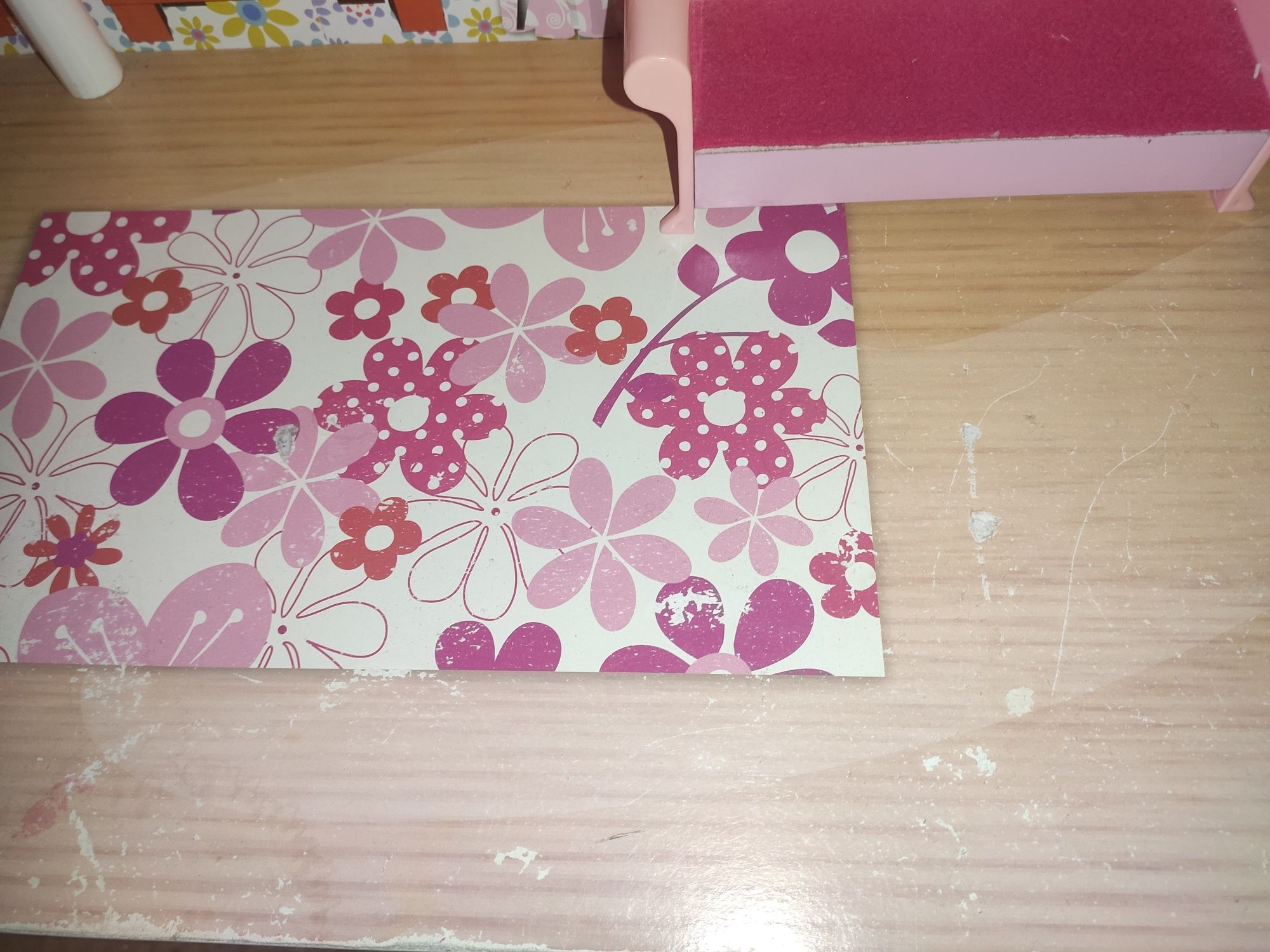 Domek dla lalek typu Barbie z winda i balkonem 3 piętra + meble