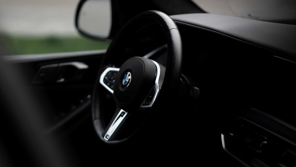 Wynajem BMW X7M, Audi RSQ8, BMW M2,435i, X5M, Mercedes AMG, Tesla