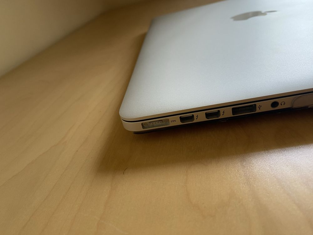 Macbook Pro 15” (512GB) + Ableton Live 10 Suite (+ pack de sons)