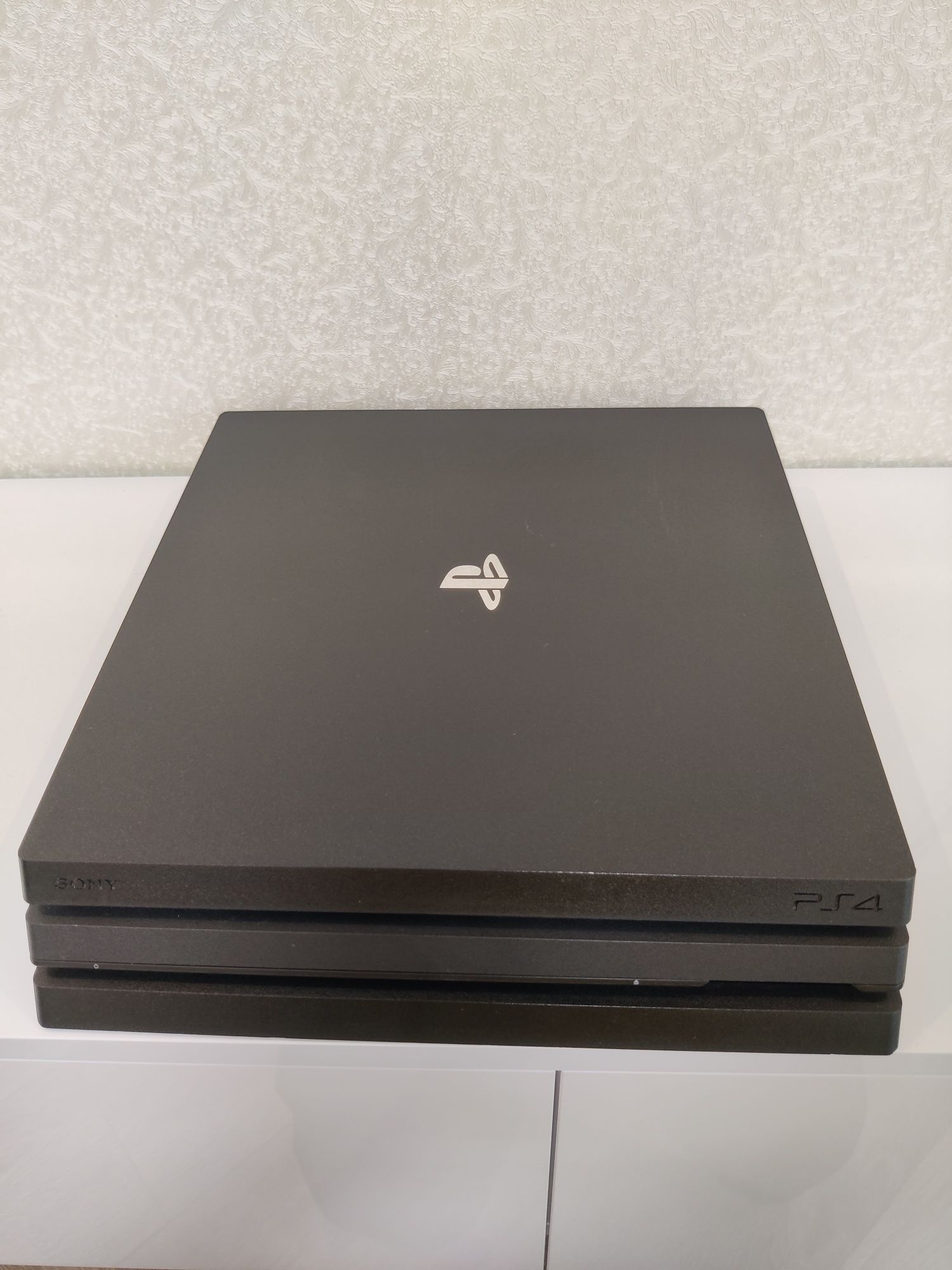 Продам Sony PlayStation 4 Pro 1Tb, PS 4 pro