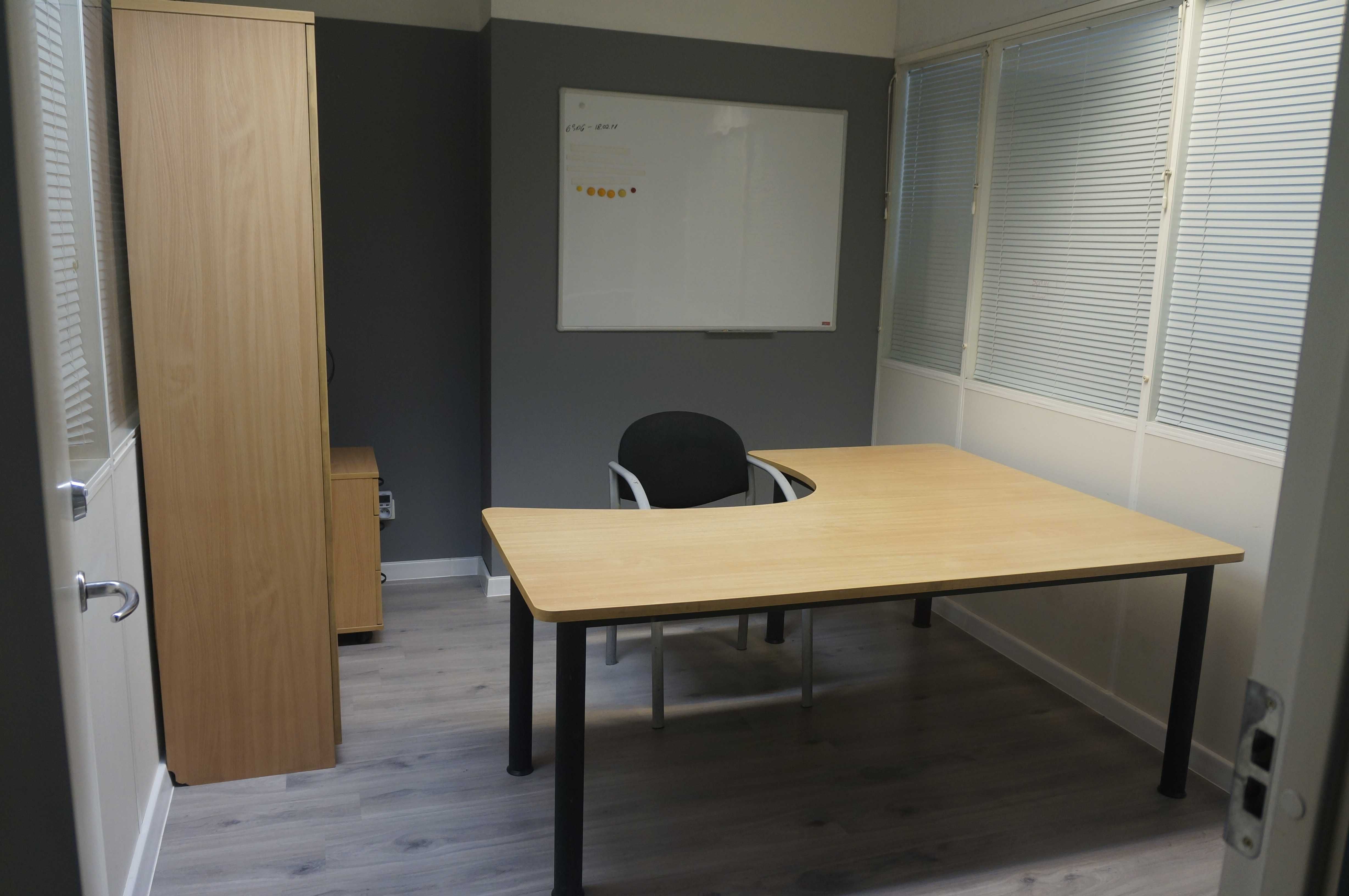 Wynajmę biuro 9,3 m² w kompleksie biznesowym na Zawackiej 3
