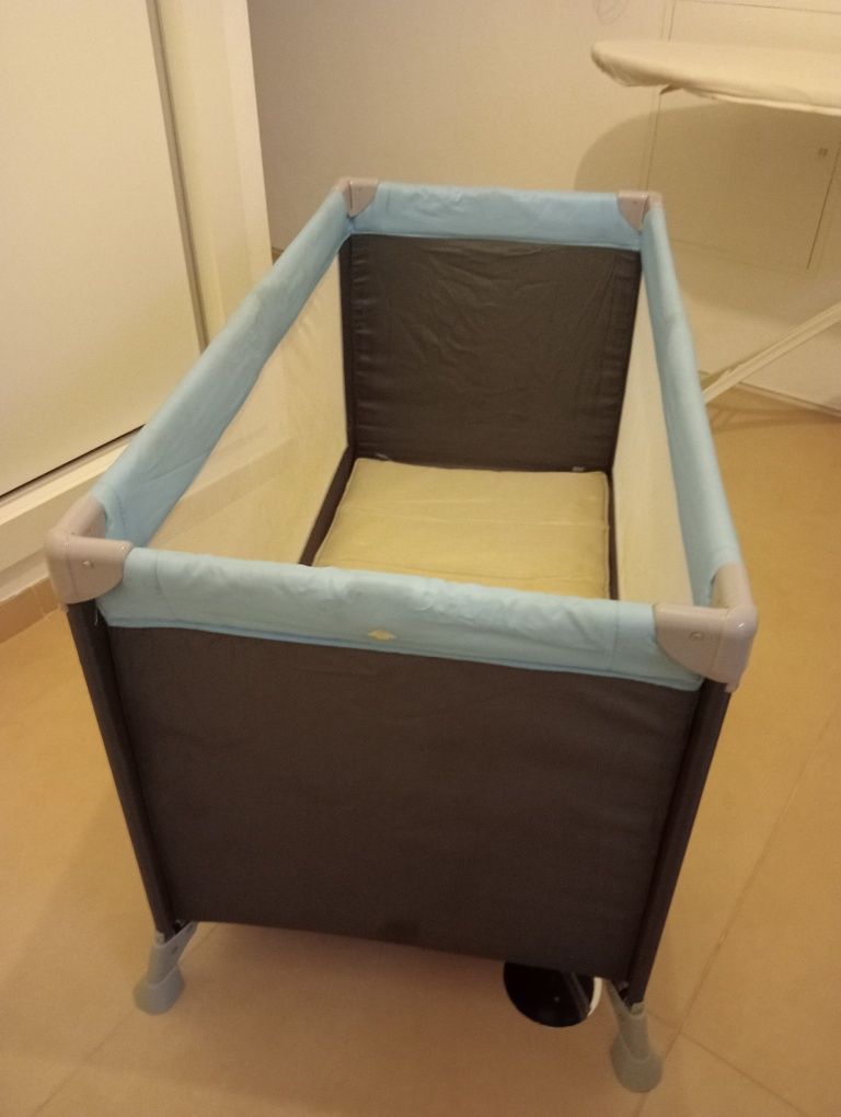 Cama de viagem com colchão