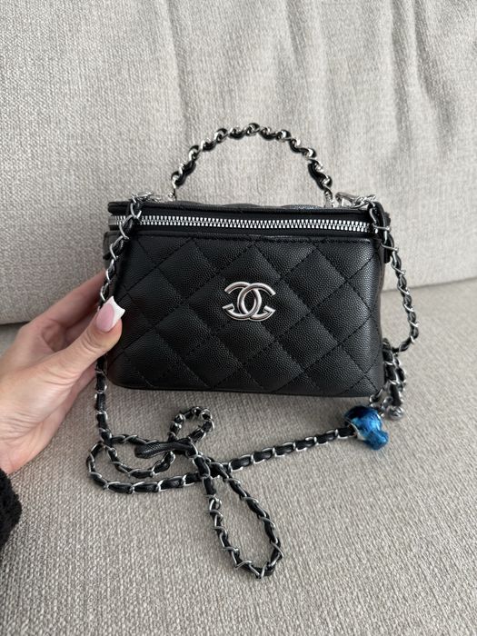 Сумка чорна в відомому стилі